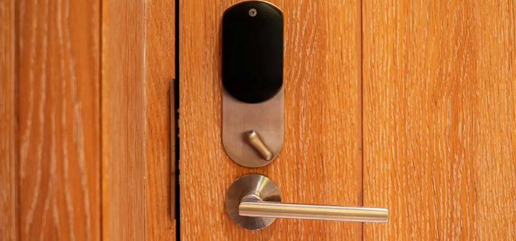 Automatic Locking Door Knob Westmont